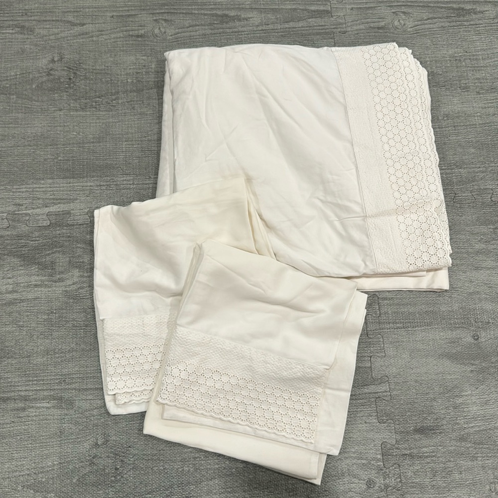 Frette king size sheet set with 2 matching king size pillows embroidery detail